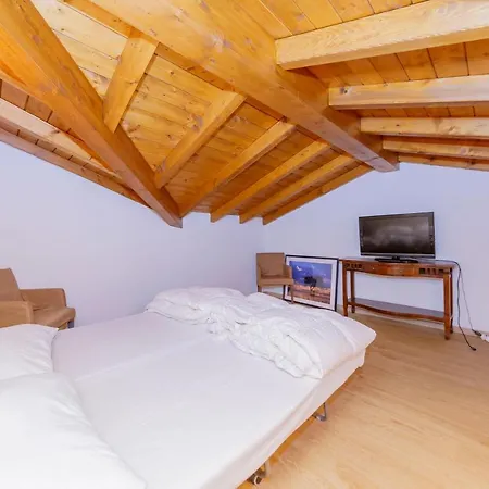 Casa Bohemia Lägenhet Ghiffa